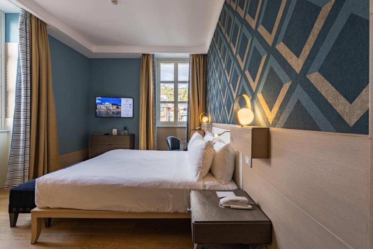 Grand & - The Leading Of The World Alassio